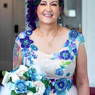 JUSTINE-PEACOCK-FEATHER-INSPIRED-WEDDING-DRESS-Ray Ashmore Photography (5)